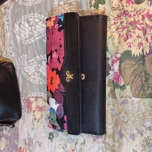 Woman's Wallet